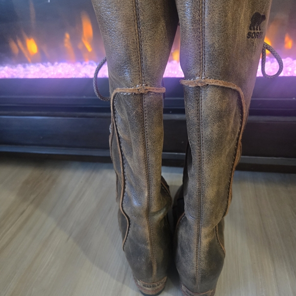 Sorel Women's Distressed Brown Lace-Up Boots - Picture 11 of 11